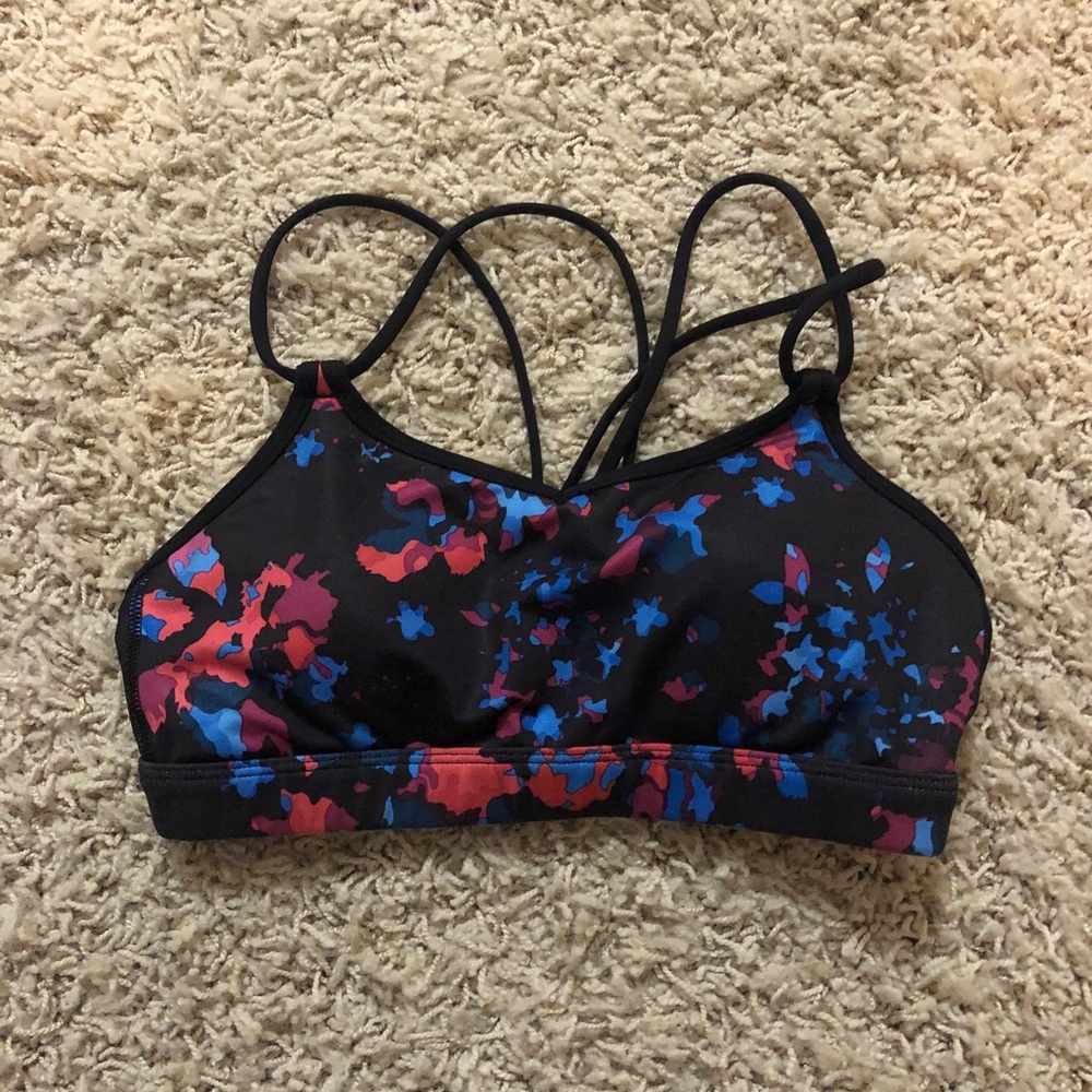 Lululemon Sports Bra Size 2 - Picture 1 of 3